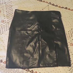 Elegant Black Leather Pencil Skirt